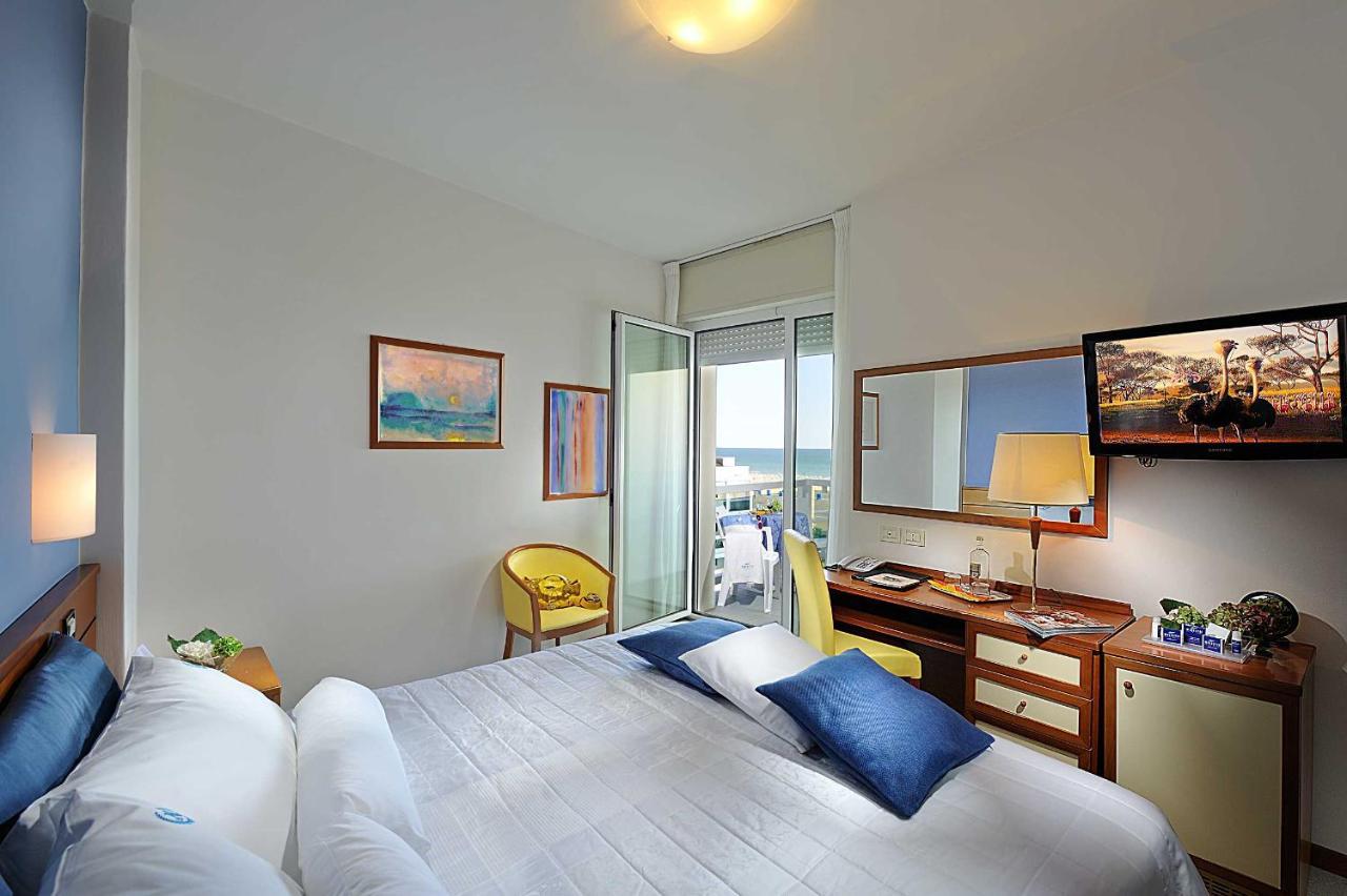 Majestic Beach Hotel & Wellness 비비오네 외부 사진