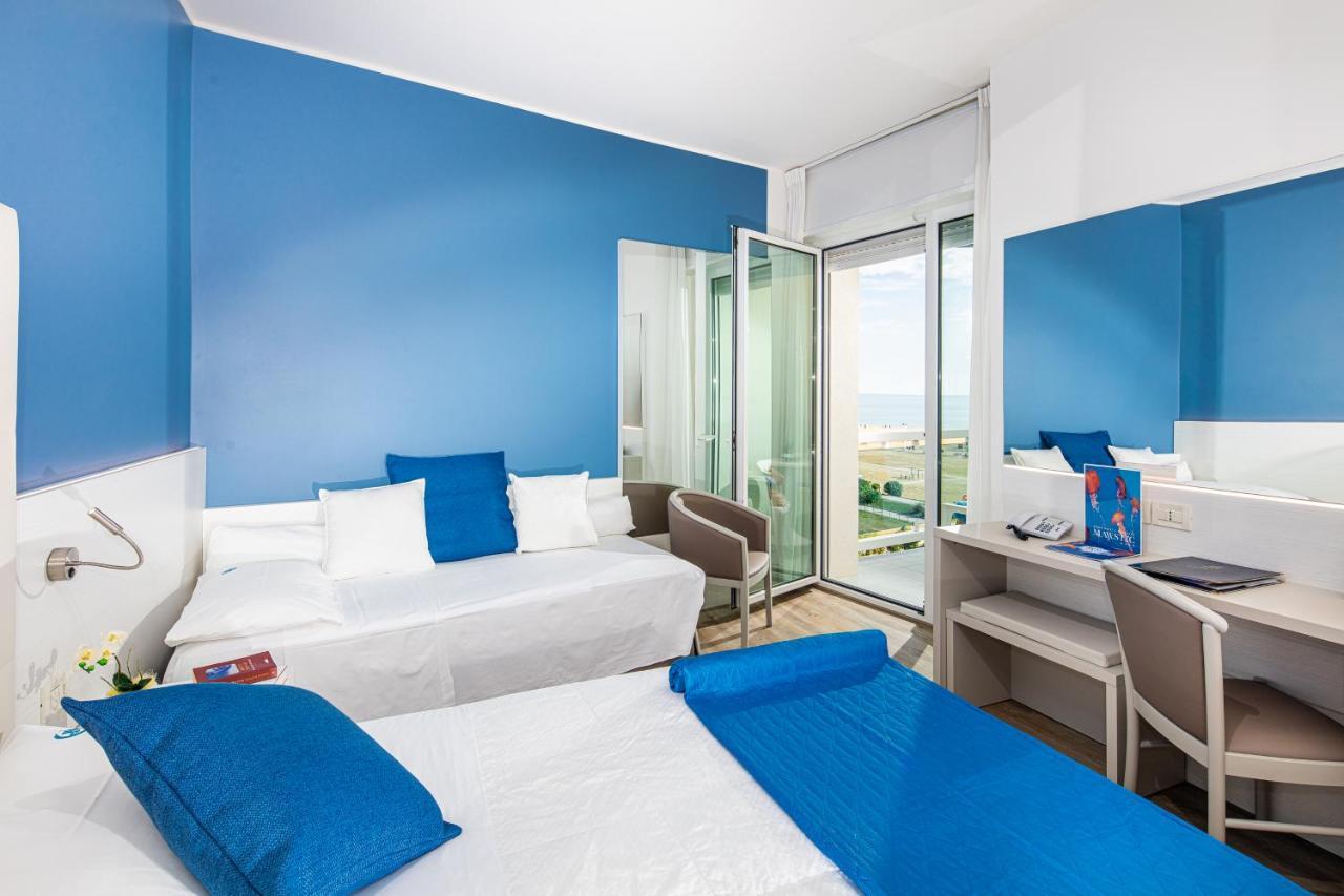 Majestic Beach Hotel & Wellness 비비오네 외부 사진
