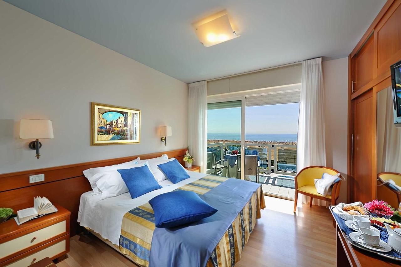Majestic Beach Hotel & Wellness 비비오네 외부 사진